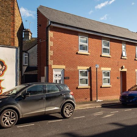 Watford Central Serviced Apartments מראה חיצוני תמונה