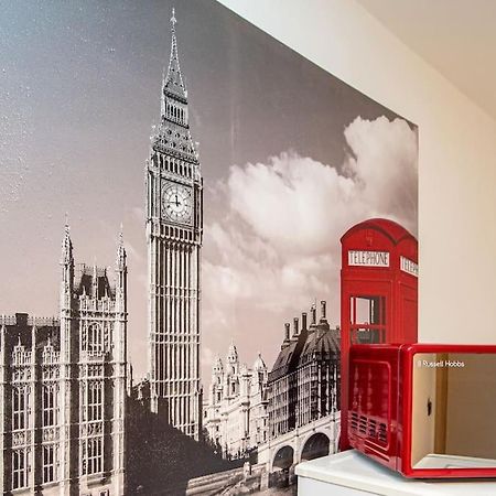 Watford Central Serviced Apartments מראה חיצוני תמונה