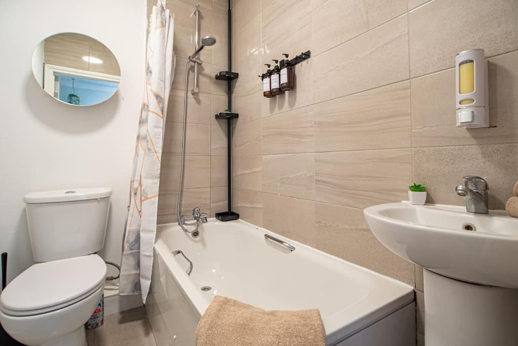 Watford Central Serviced Apartments מראה חיצוני תמונה