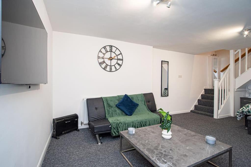 Watford Central Serviced Apartments מראה חיצוני תמונה