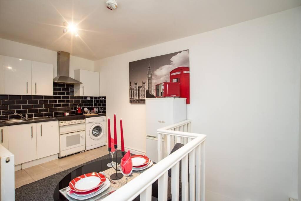 Watford Central Serviced Apartments מראה חיצוני תמונה