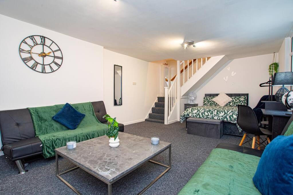 Watford Central Serviced Apartments מראה חיצוני תמונה