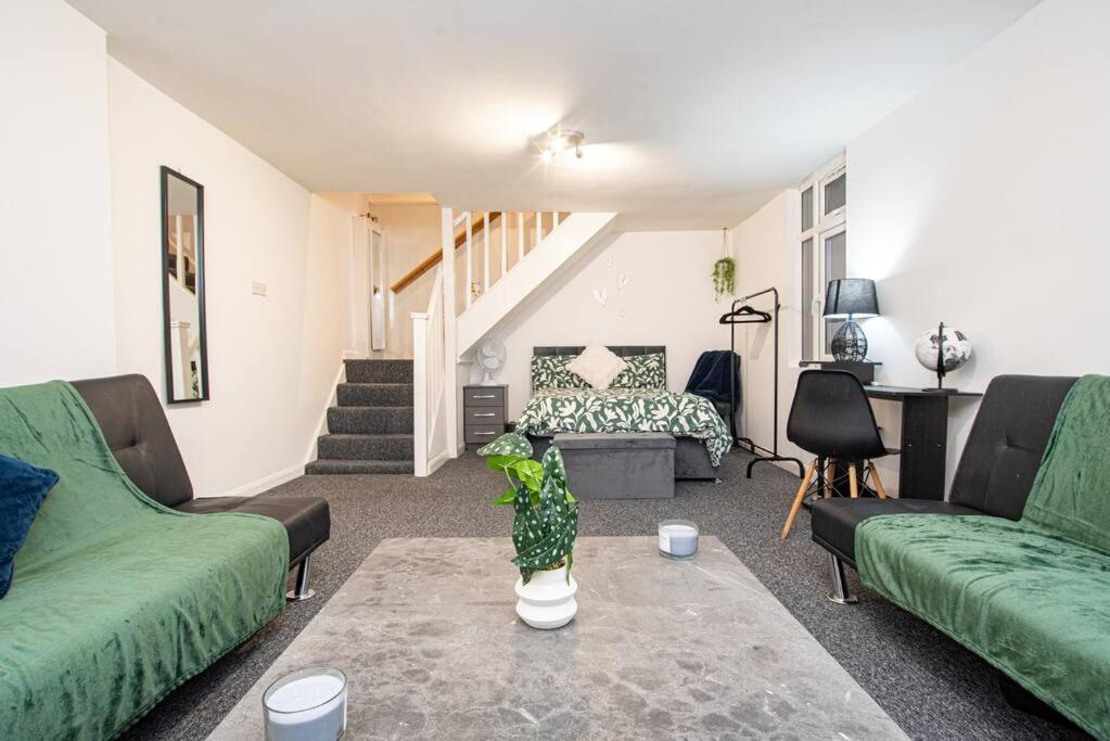 Watford Central Serviced Apartments מראה חיצוני תמונה